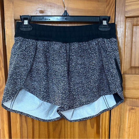 lululemon athletica Pants - Lululemon Athletica Tracker Shorts